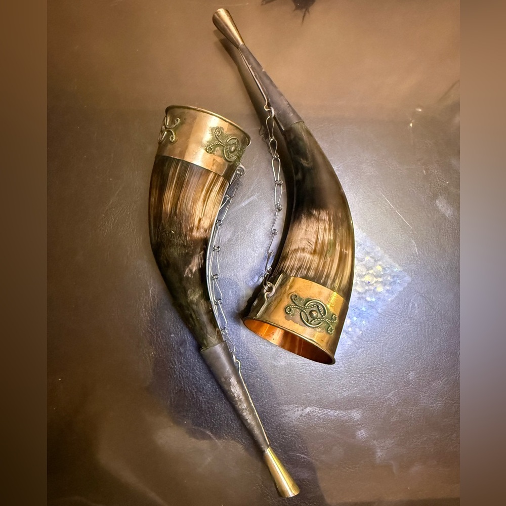 Set of 2 Vintage Russian / Georgian Drinking Horns 875 Silver Mounts Chains
